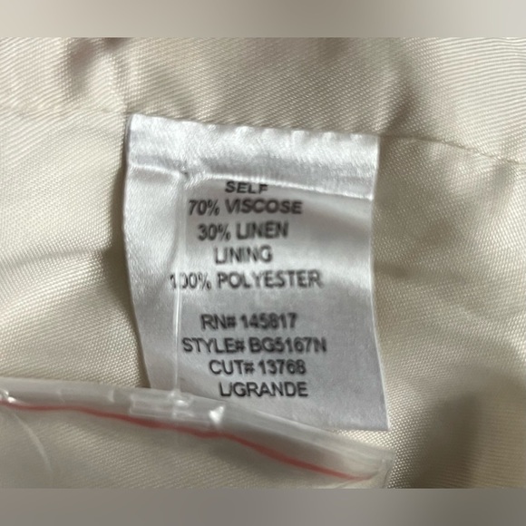 Beivy Brand Linen-Blend Cream Blazer Size: Large-New With Tags-from The Buckle - Picture 12 of 15